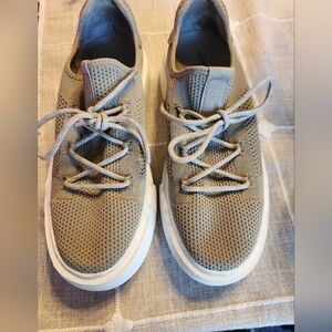 J Slides Damien Khaki womens knit sneaker sz 7.5 Beige stretchy in GUC see pics